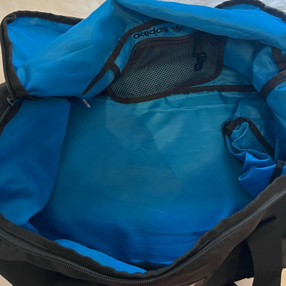 Adidas small gym/duffle bag - Picture 4 of 5